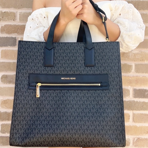 NWT Michael Kors Signature Large Tote Bag - Picture 2 of 5